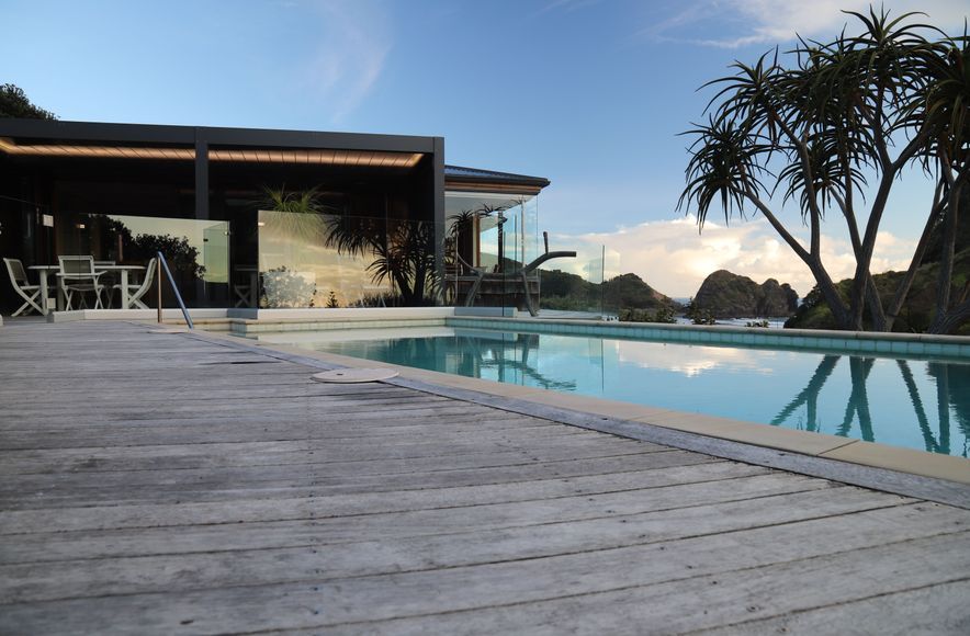 Piha ~ Love Your Lifestyle.