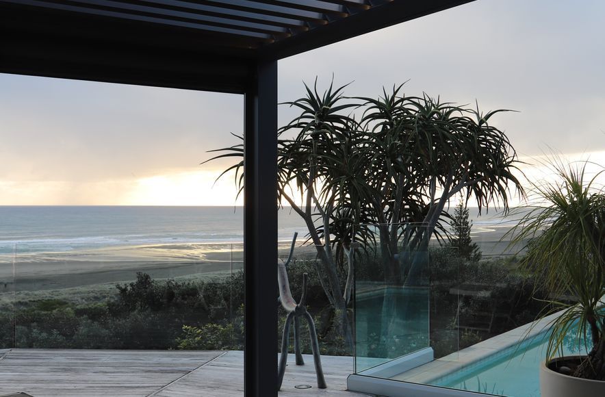 Piha ~ Love Your Lifestyle.