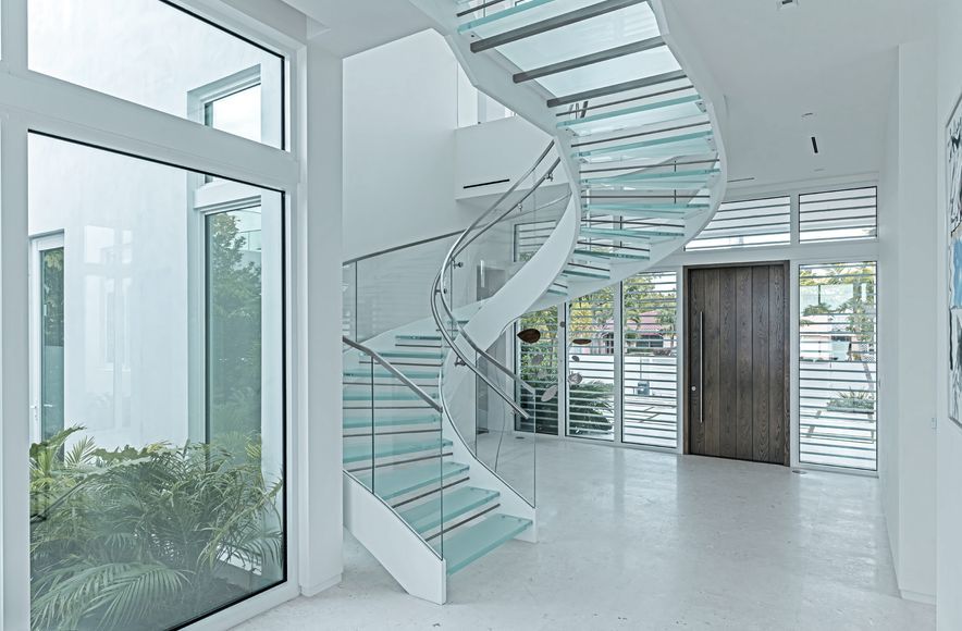 The White House – All Class & Almost All Glass