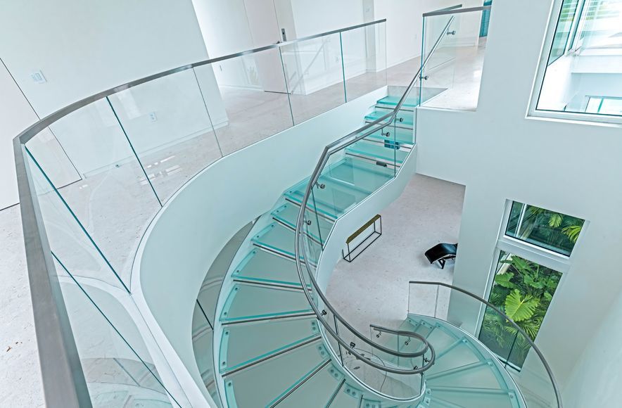 The White House – All Class & Almost All Glass