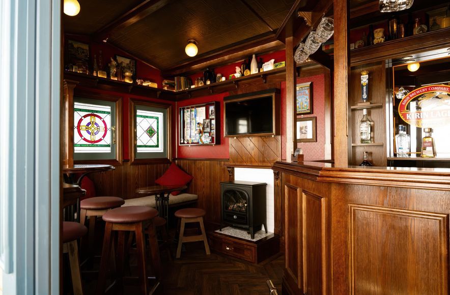 The Eagle, Al’s House