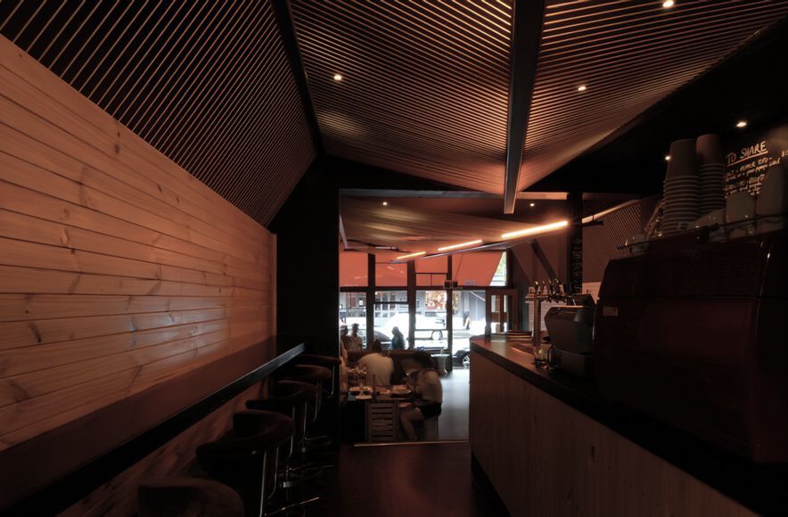Yulli’s Bar & Restaurant