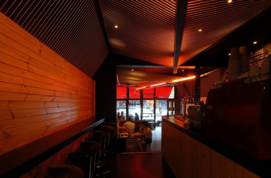 Yulli’s Bar & Restaurant