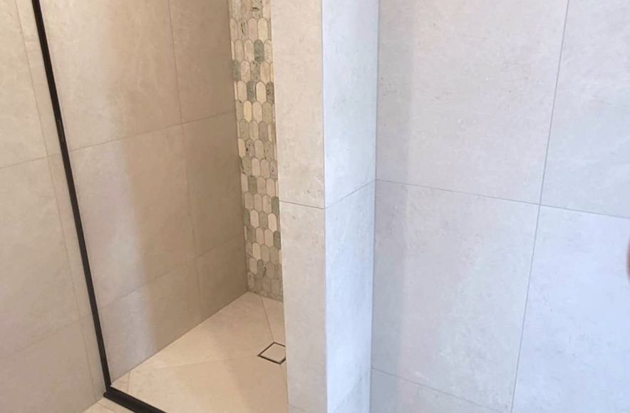 Damn Good Tiling - bathroom mosaic tiling w niche