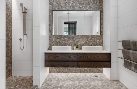 Tamaki Drive Residence