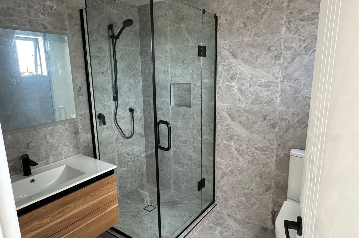 Damn Good Tiling - full tiled bathroom