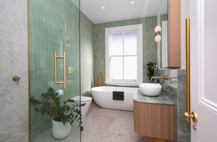 Sussex St : Main Bathroom