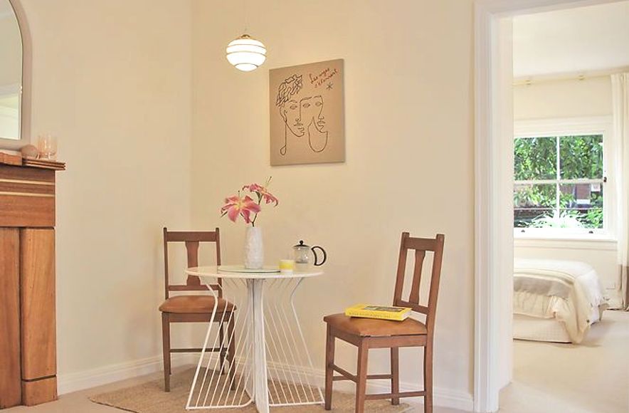 Clovelly Art Deco apartment