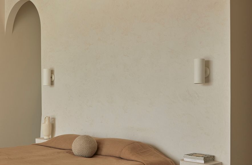 La Casa Curvilinear - A Minimalist Take On Mediterranean Design