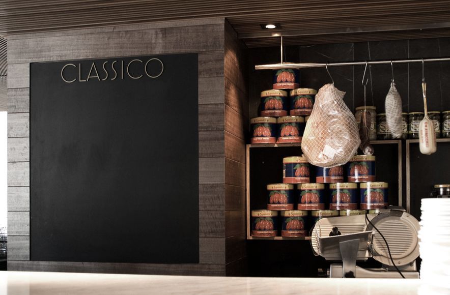 Classico, Blackman Hotel