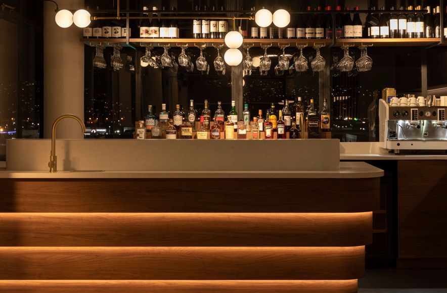 Curves and Tiers in Hospitality