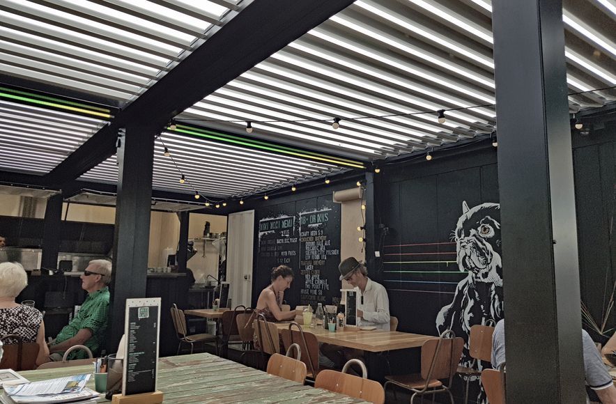 Transforming the Moxi Cafe with Louvre Roofs