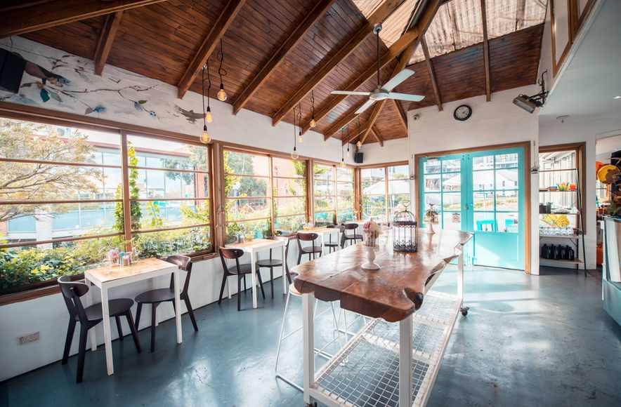 Larks Café