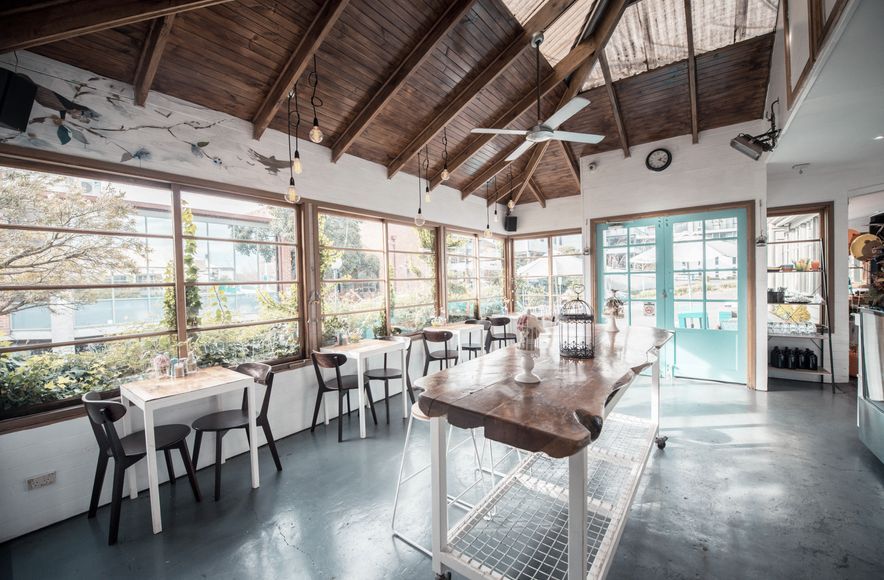 Larks Café
