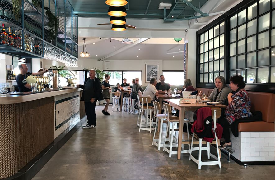 Shoreward Bar & Kitchen