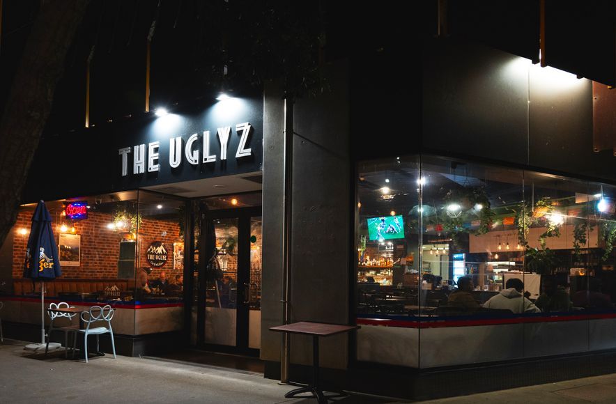 Uglyz Bar & Entry