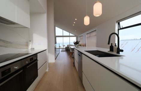 Dream View with White, wood + Calacutta Gold