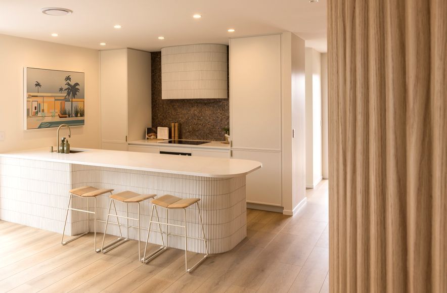 Curves, Copper, and Desert Cool: A Palm Springs-Inspired Kitchen