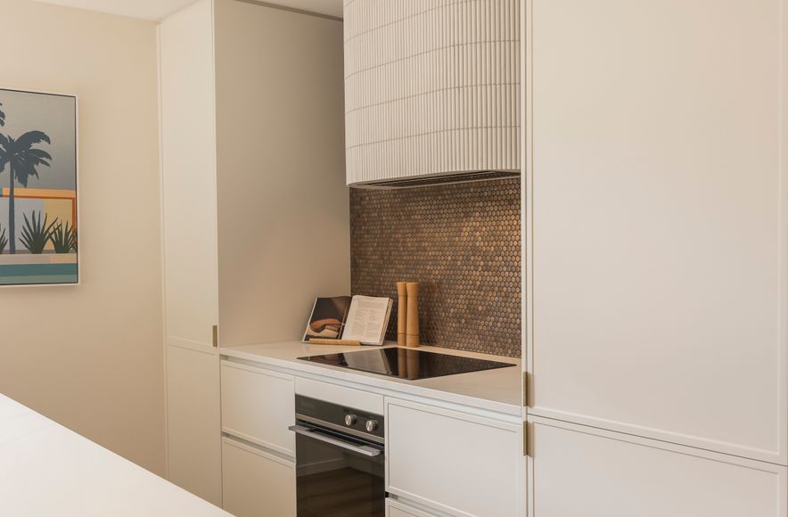 Curves, Copper, and Desert Cool: A Palm Springs-Inspired Kitchen