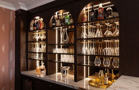 Parisian Glamour Bar