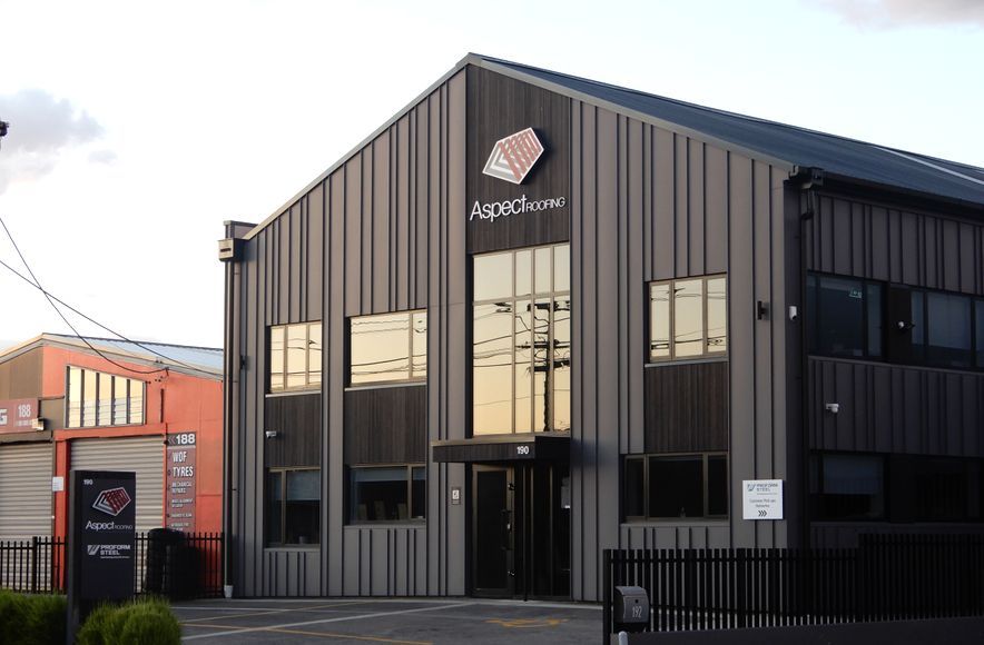190 Marua Road - Angle Seam Variable Cladding - Colorsteel MATTE