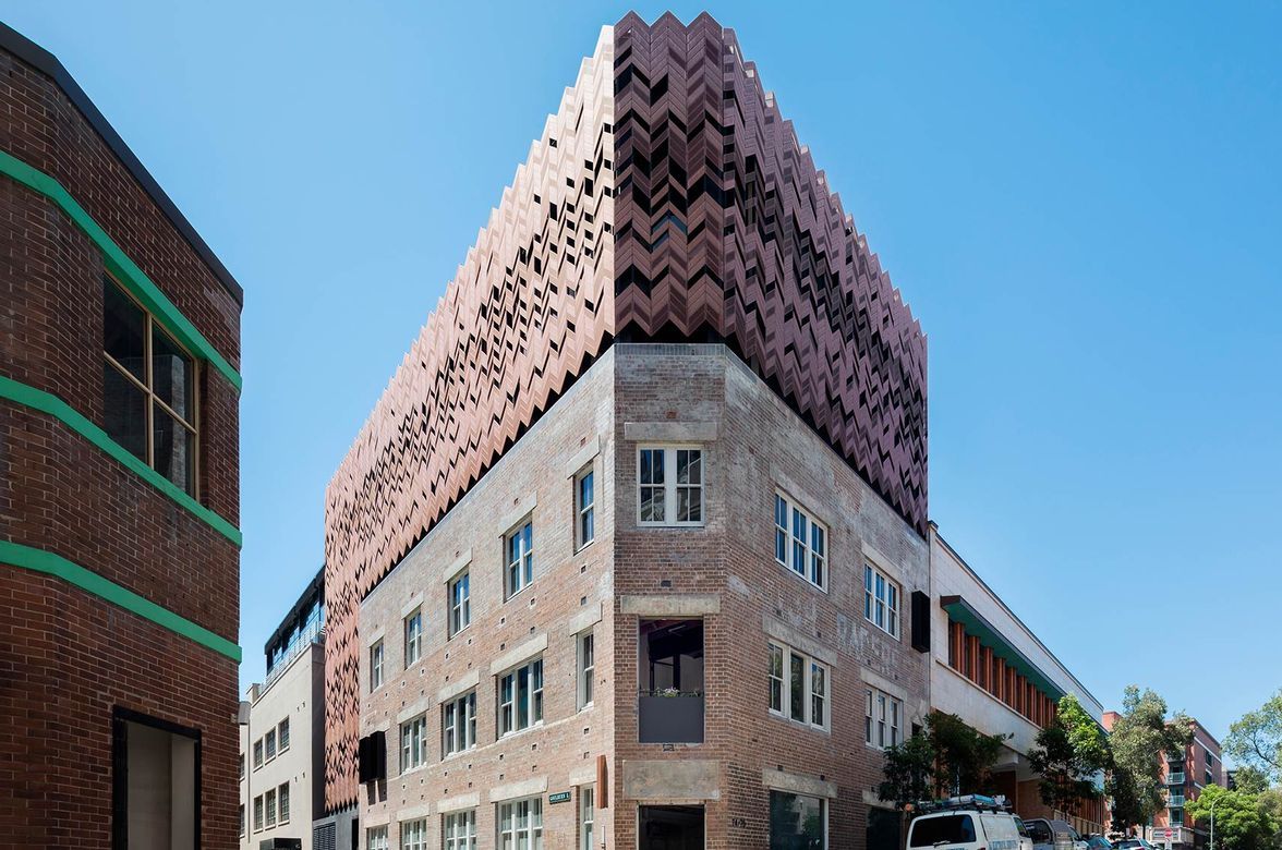 Paramount House Hotel