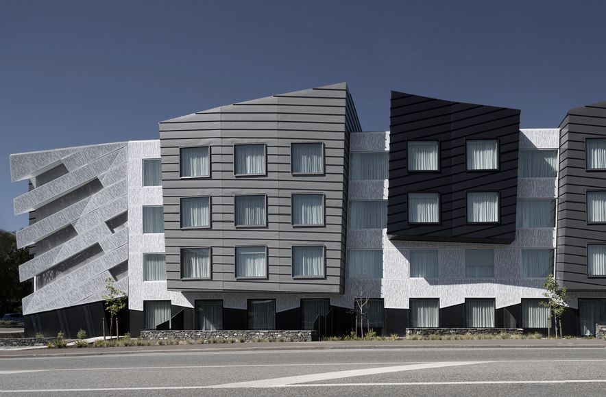 Holiday Inn Express | Detailing | McAuliffe Stevens Architects
