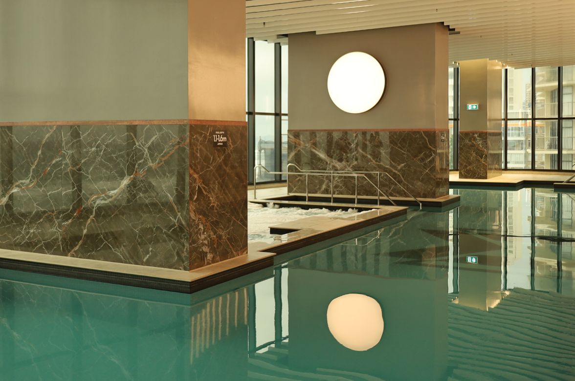 Meriton Suites Surfers Paradise - Gold Coast
