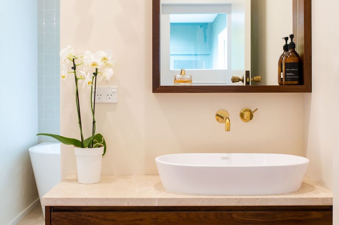 Stunning Mid-Century Modern Bathrooms