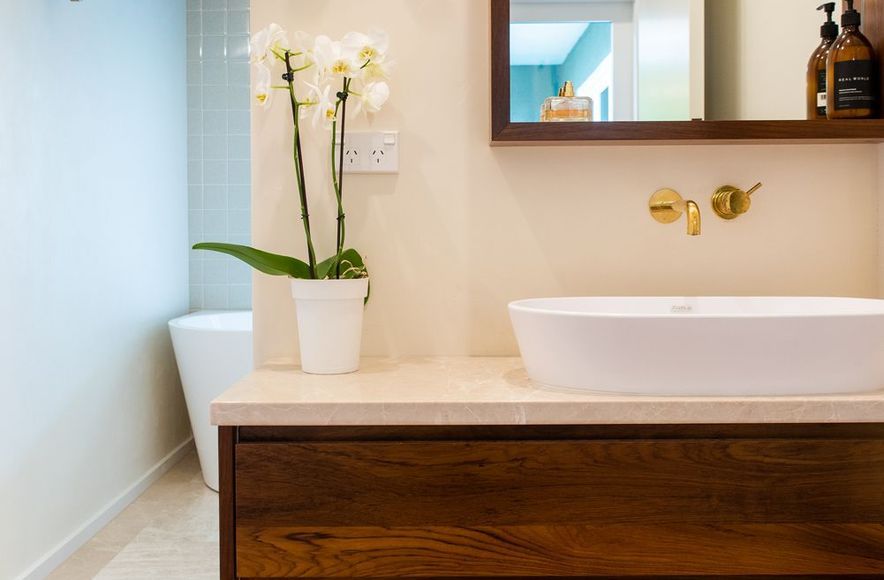 Stunning Mid-Century Modern Bathrooms