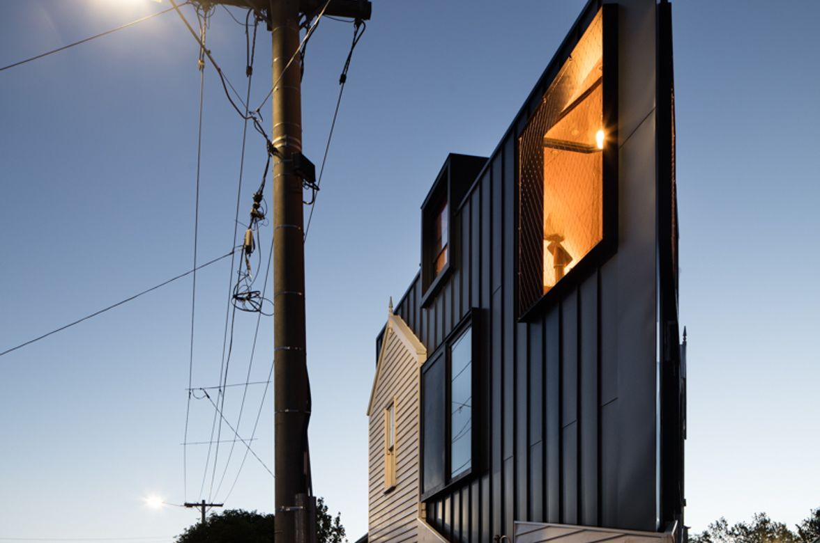 Acute House