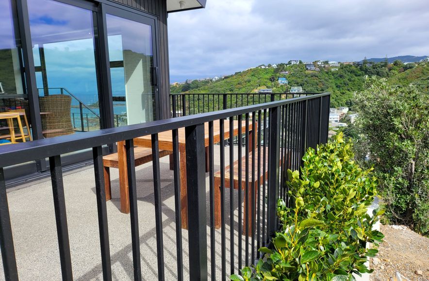 A UNEX glass balustrade for this Wellington residence