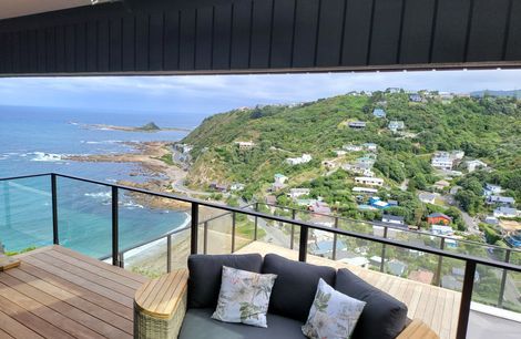 A UNEX glass balustrade for this Wellington residence