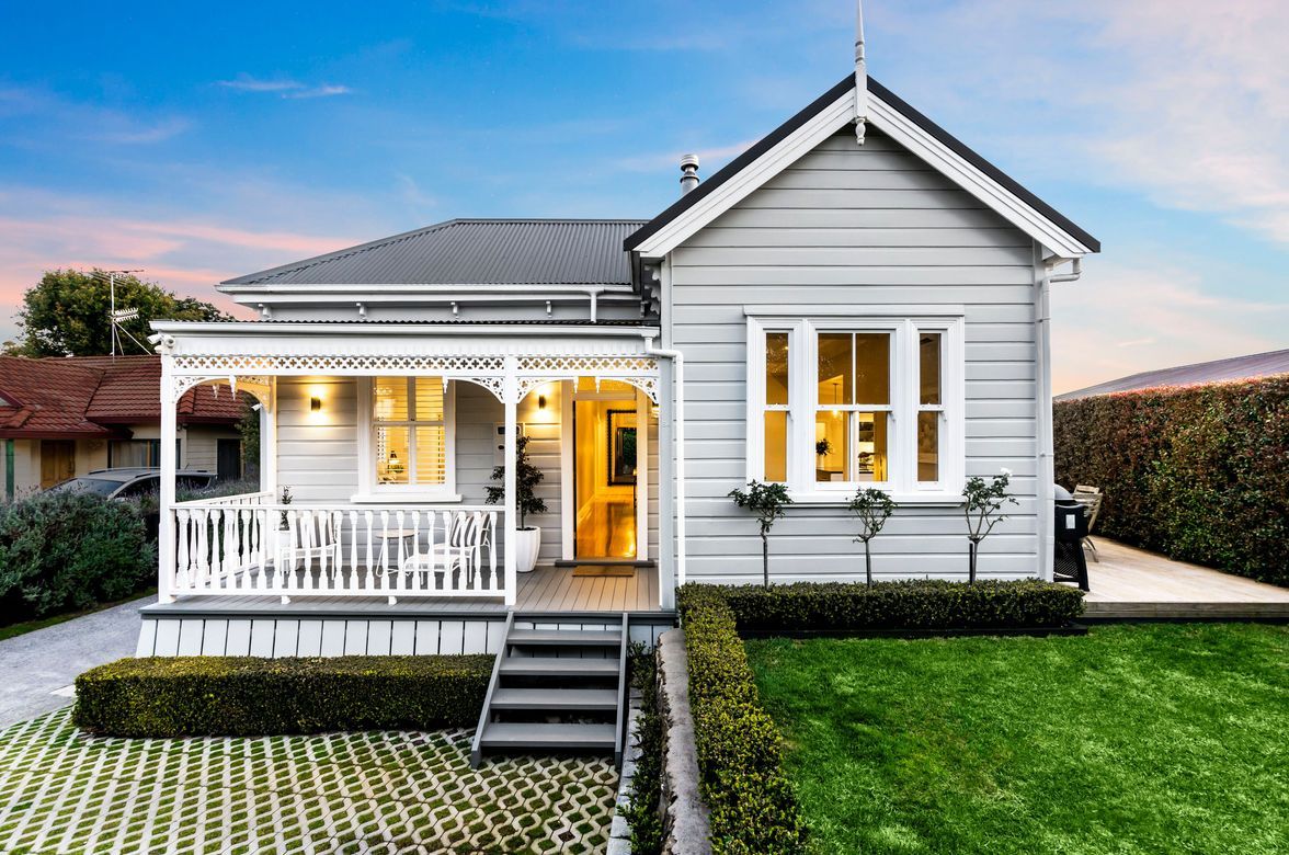 Traditional Villa Gets Glammed Up