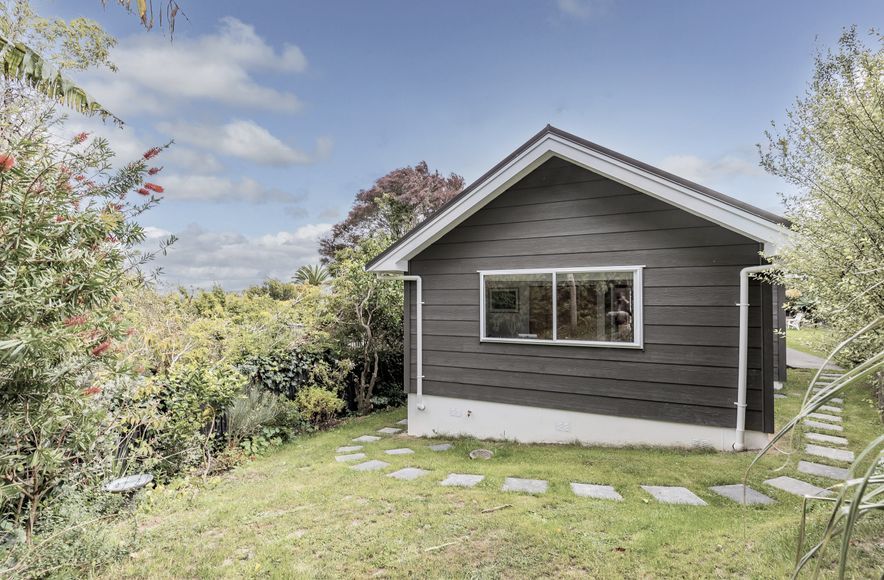 Home With A Haven And Space For Hanging Out In Grey Lynn