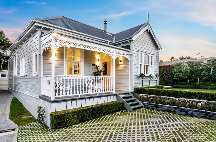 Traditional Villa Gets Glammed Up