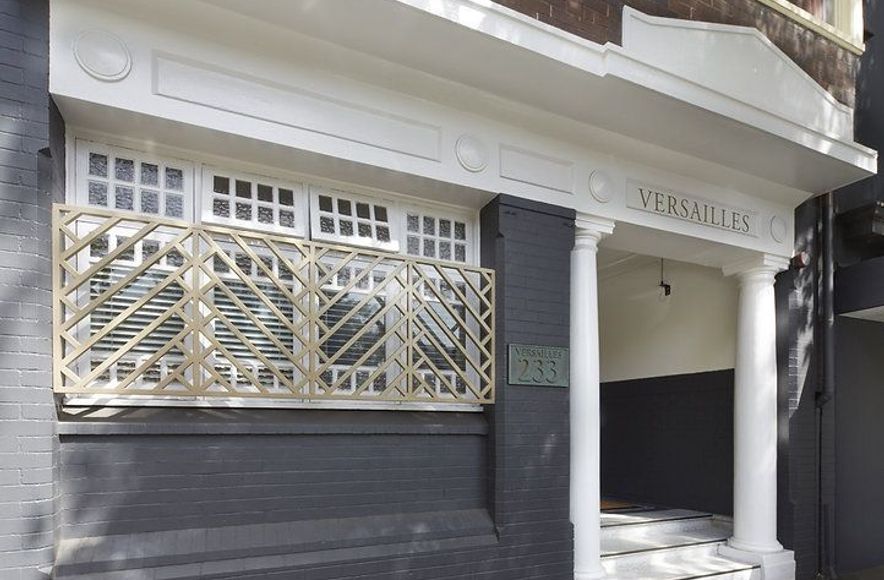 Versailles, Darlinghurst