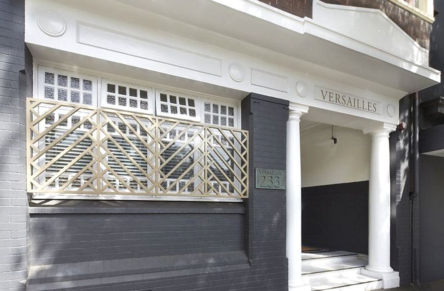 Versailles, Darlinghurst