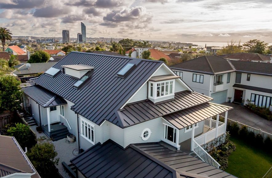 Bayview Beauty - Eurostyle Spanlok Roofing - Colorsteel