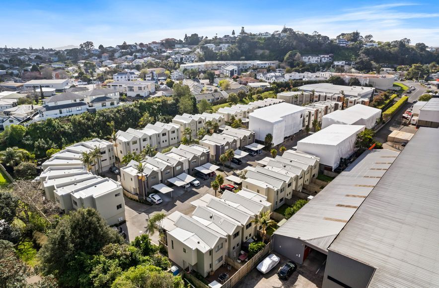 Hunters Park Drive, Three Kings
