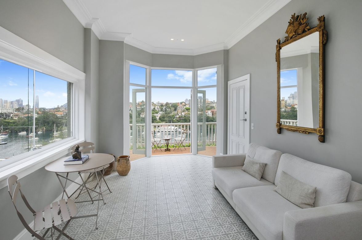 21M - 'Parisian Retreat' with city & water views