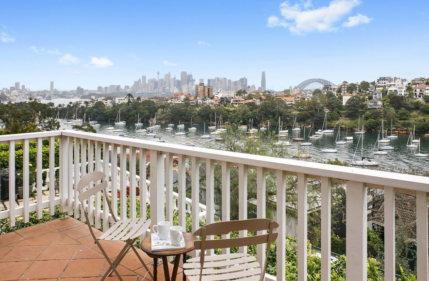 21M - 'Parisian Retreat' with city & water views