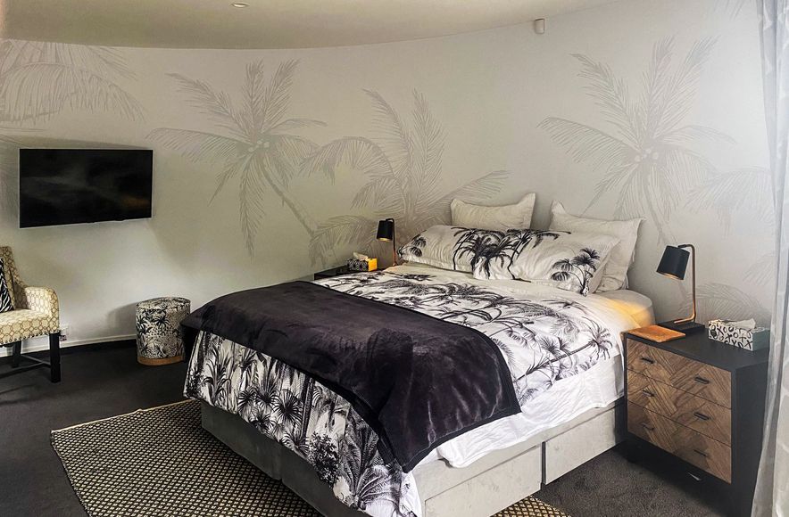 Curved Wallpaper feature
