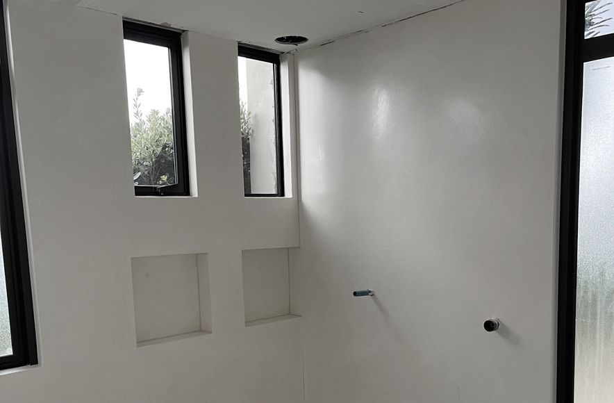 Bathroom walls and floor, Pietra Levigata