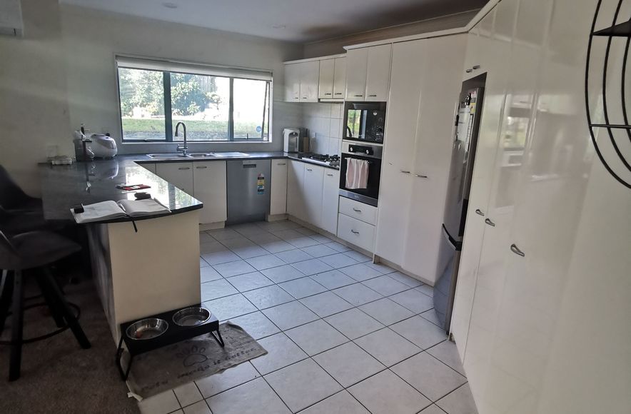 Opulent Harmony – East Tamaki Kitchen & Flooring Renovation