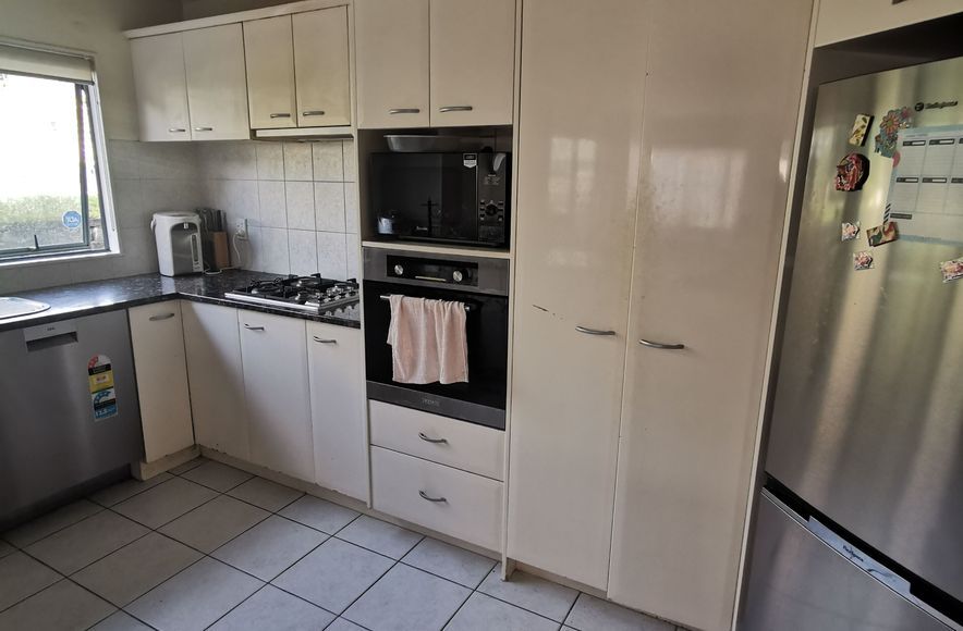 Opulent Harmony – East Tamaki Kitchen & Flooring Renovation