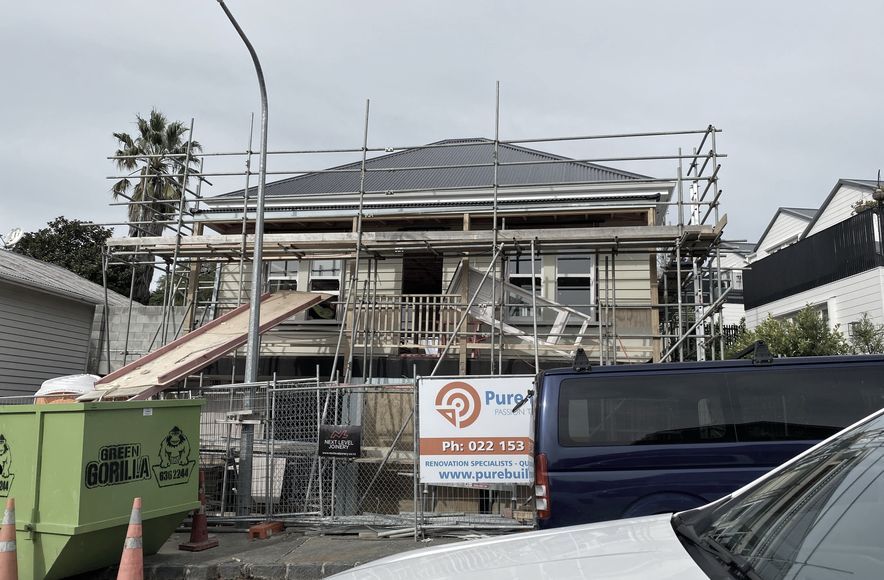 9 Gunson Str
