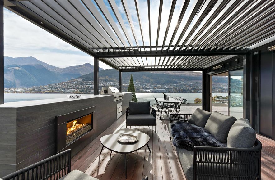 Year-Round Outdoor Spaces and Viewing Pleasure