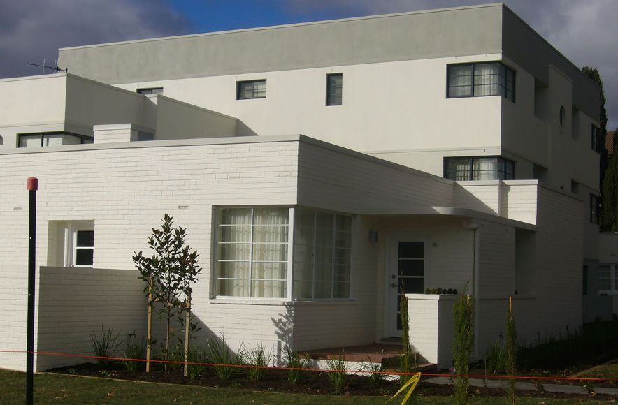 Canberra Ave