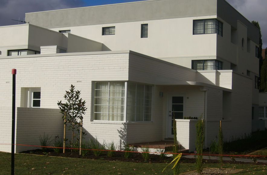 Canberra Ave